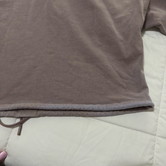 Aritzia The Group by Babaton Weekender Cinchable Pullover Cropped Hoodie Size S - Picture 13 of 14